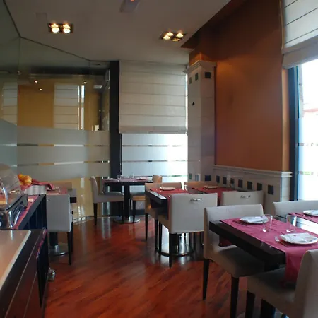 Del Camino Отель Мьерес